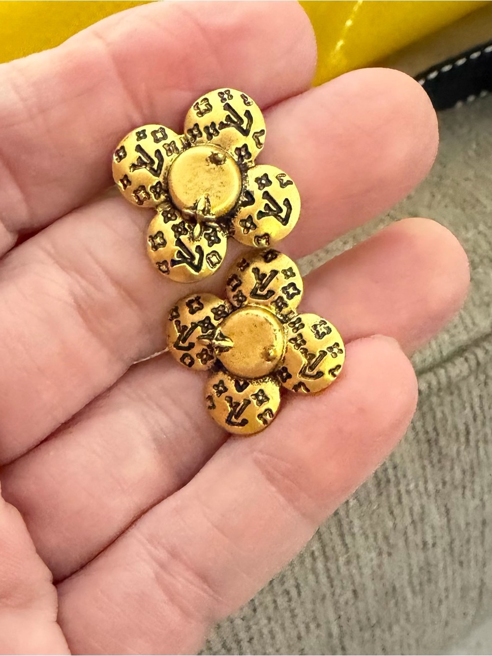 Gold Tine Flower Stud Earrings - Women Jewelry, Fashion Jewelry, New - Picture 5 of 10